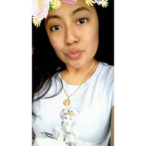 Meet your Posher, Leonila